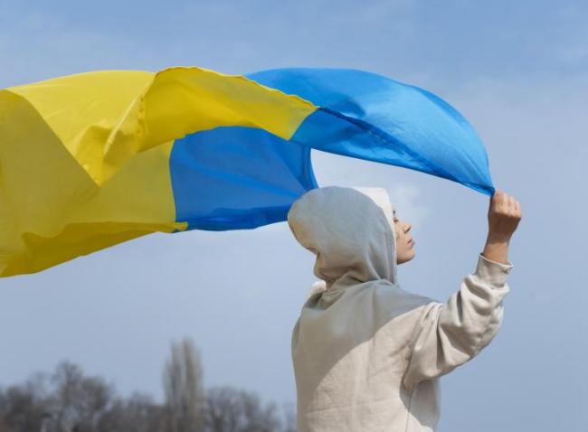 28 червня - День Конституції України: привітання у віршах та прозі (Картинки)