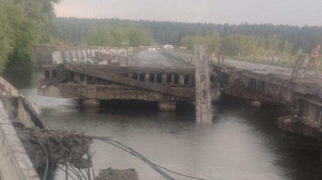 На Київщині блискавка зруйнувала міст через річку Ірпінь, є загиблий та поранені