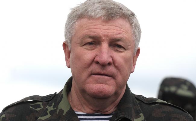 Ексміністру оборони Єжелю оголосили про підозру за погодження "Харківських угод"