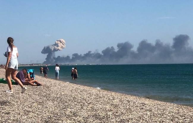 В окупованому Криму пролунали вибухи на військовому аеродромі