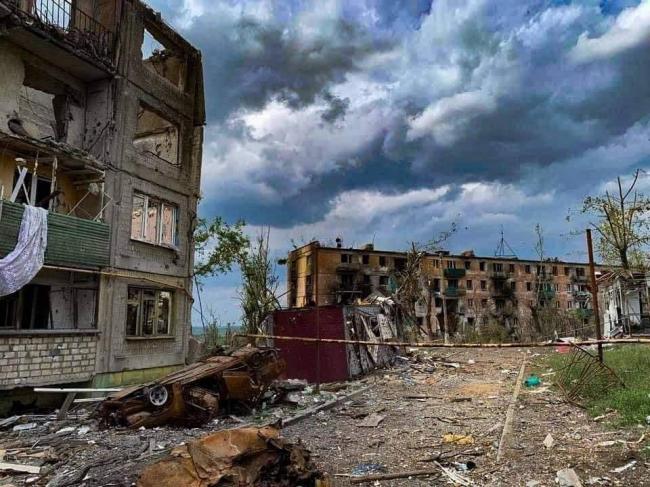 "Зруйнували їхнє житло, а тепер щось обіцяють": Гайдай розповів, як окупанти агітують луганчан йти на "референдум"