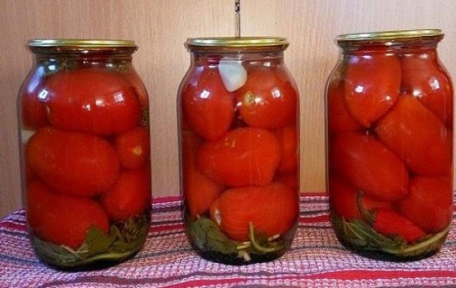 Новий рецепт консервації помідорів: ніякої солі, цукру та оцту