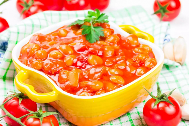 Квасоля в томаті з болгарським перцем на зиму: смачний рецепт