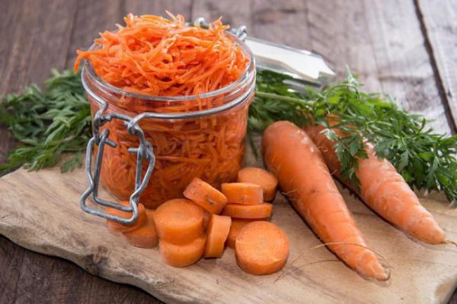 Заготовте моркву на всю зиму: її можна додавати до різноманітних страв