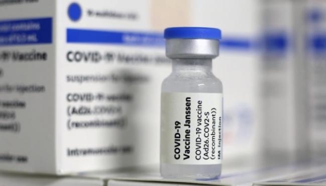 Україна отримала 100 тисяч доз вакцини COVID-19 Janssen