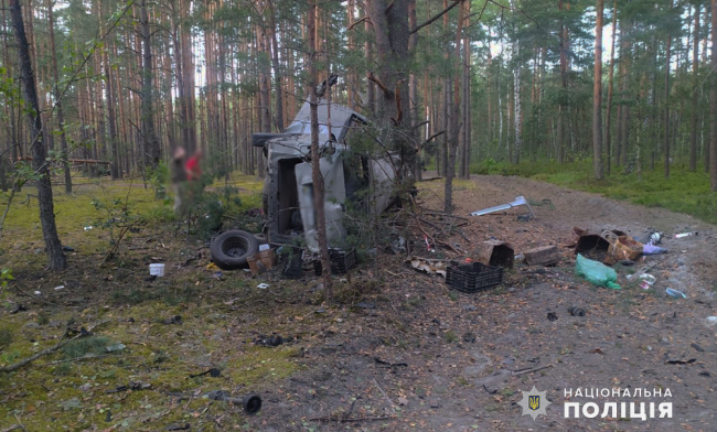 Висадив сім`ю, а сам поїхав далі: на Поліссі водій підірвався на міні, коли їхав по чорниці