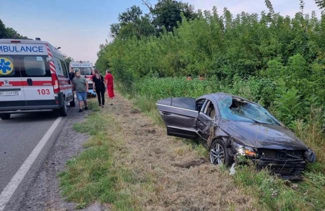 На Львівщині зіткнулись легковик та вантажівка: є загиблі