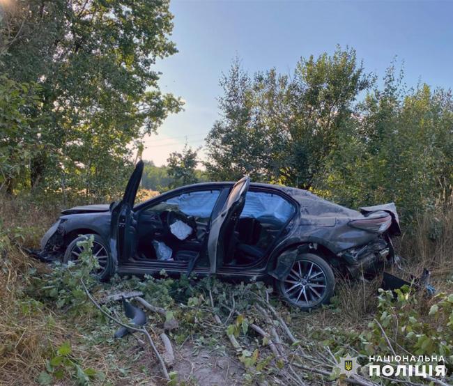 На Житомирщині водій «Toyota Camry» злетів у кювет