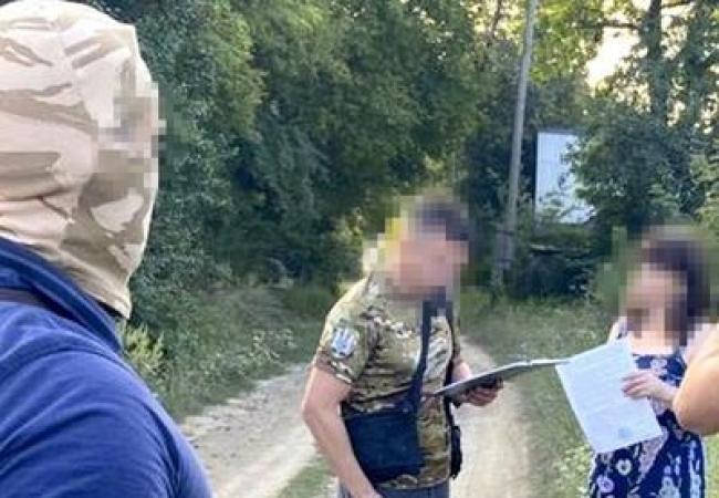 Знімала стратегічні об`єкти під виглядом селфі: у Харкові затримали ворожу корегувальницю