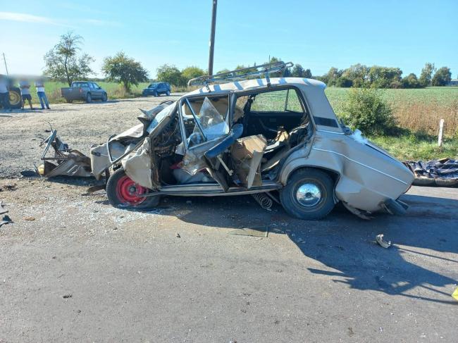 Зіткнувся з тюкувальним пресом: на Волині у ДТП загинув водій легковика