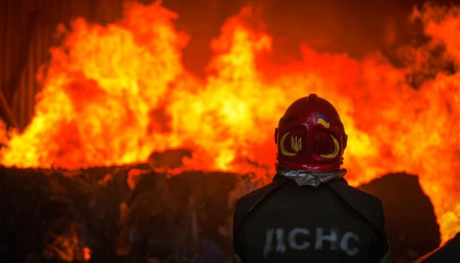 Ворог атакував Харківщину: унаслідок пожежі загинув цивільний житель