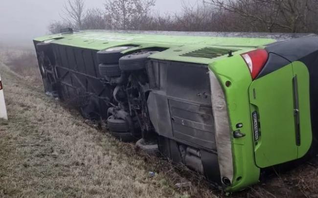 У Словаччині перекинувся автобус із понад 50 українцями: що відомо про ДТП