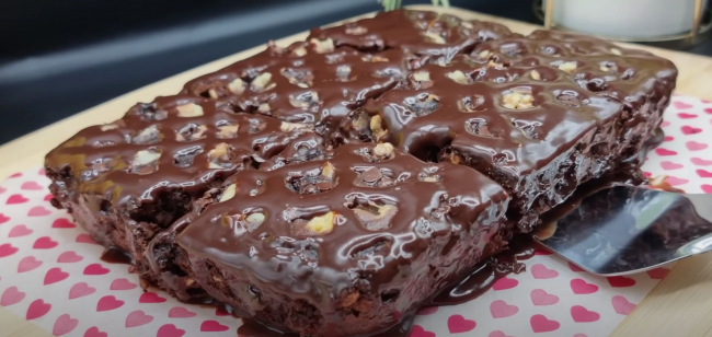 Безпечний для фігури: рецепт шоколадного пирога без борошна та олії