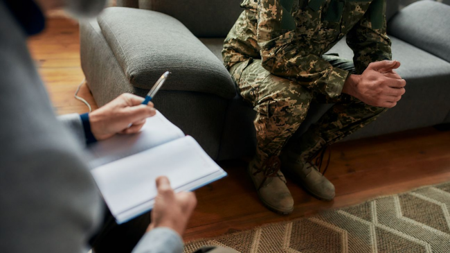"Тривожність - це захисний механізм": як працюють психологи із військовими та їх рідними на Рівненщині