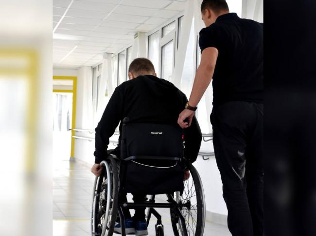 "Пацієнт не повинен виписуватись у нікуди": працівники Рівненського госпіталю допомагають військовим повернутись до звичного життя
