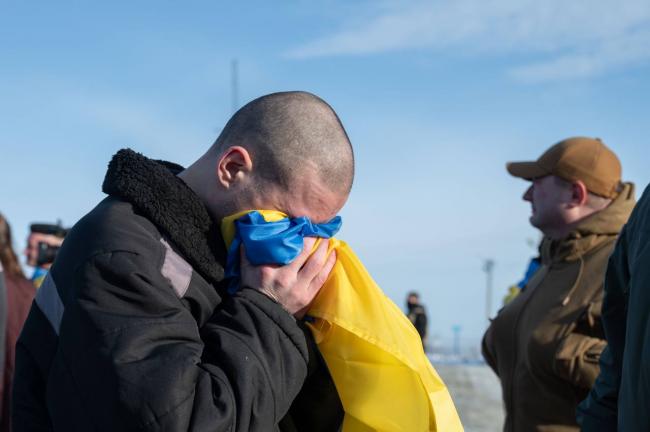 В Україну з полону повернулись ще 207 захисників