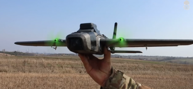 Нацгвардійці на Рівненщині відпрацьовують навички керування дронами літакового типу (ВІДЕО)