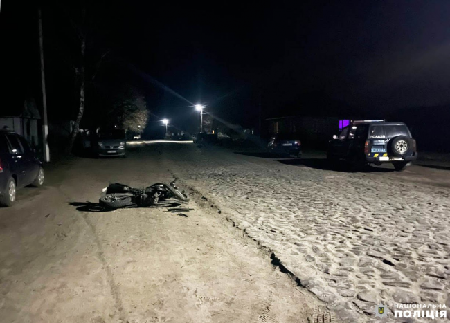 17-річний мотоцикліст - у реанімації: у селі на півночі Рівненщини сталась аварія