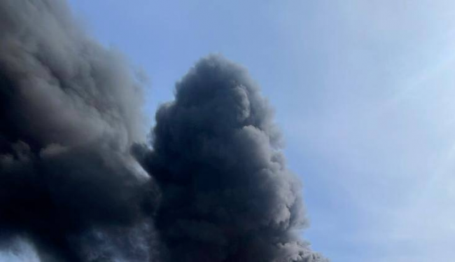 На Житомирщині вночі дронами атакували промисловий об`єкт: сталася пожежа