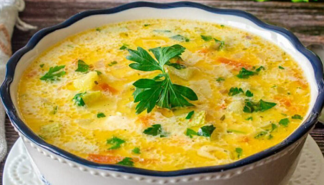Сирний суп із фрикадельками з ніжними вершковим смаком: простий рецепт приготування