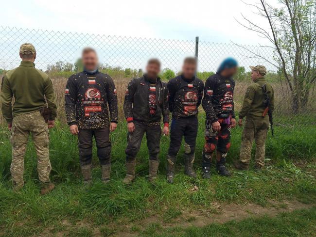Четверо поляків на квадроциклах незаконно перетнули український кордон