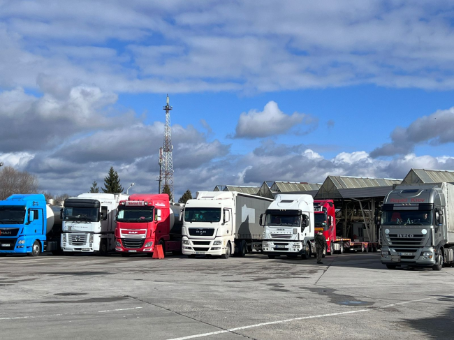 Польські фермери поновили блокування руху для вантажівок на двох напрямках