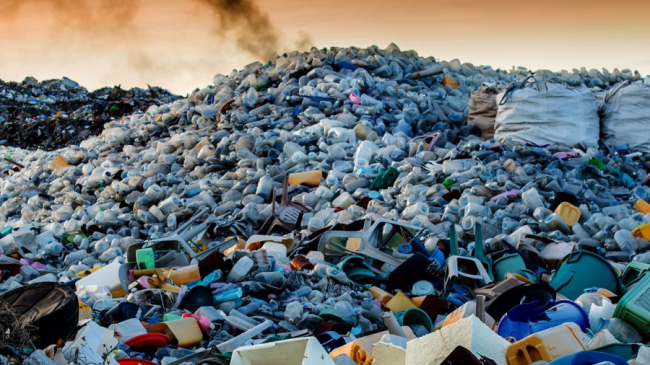 На Рівненщині 4 рази за добу горіло побутове сміття