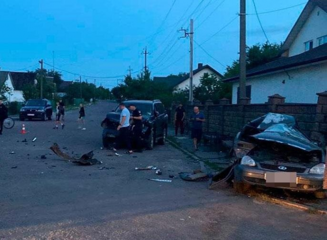 Водій "Land Cruiser" через смертельну ДТП у Володимирці проведе за ґратами 3 роки