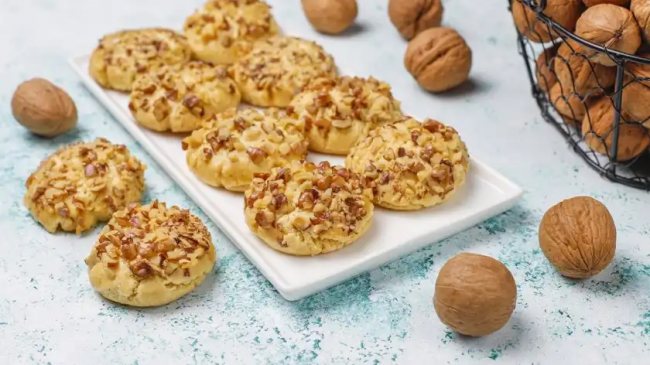 Сирне печиво з горіхами: покроковий рецепт приготування
