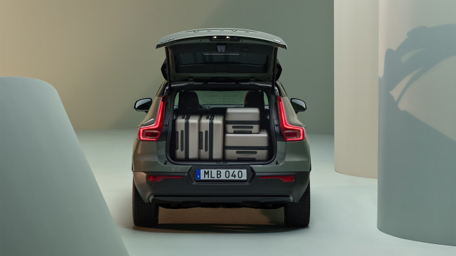 Оптимізовано місткість багажного відділення повністю електричного Volvo XC40 Recharge.