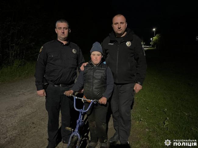 Проїхав на велосипеді близько 8 км: на Рівненщині розшукали зниклого хлопчика