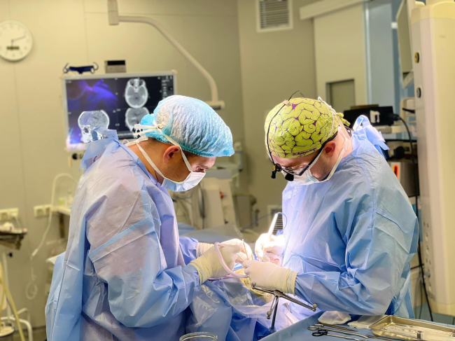 У Львові нейрохірурги видалили уламок міни з мозку хлопчика, пораненого в Херсоні