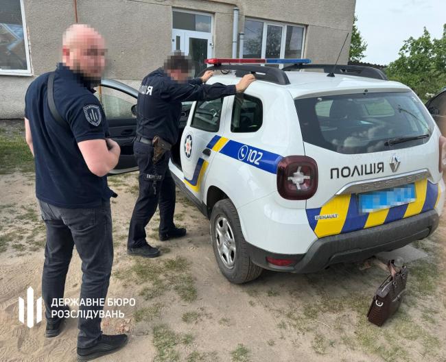 Штучно відкривав справи: поліцейський з Дубенщини організував схему для ухилянтів