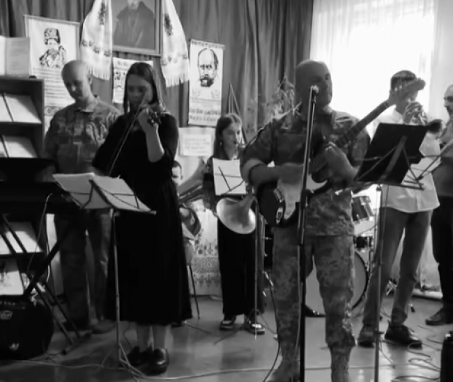 На Рівненщині створили музичний колектив, куди долучилися військові (ВІДЕО)
