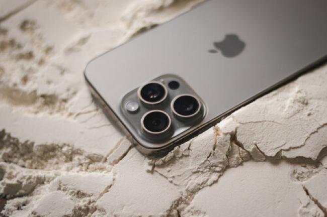 Професійна зйомка та смартфон: iPhone 15 Pro підкорив любителів фото та відео