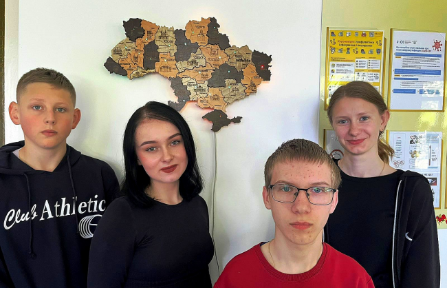 Учень ліцею на Рівненщині власноруч сконструював світлодіодну мапу повітряних тривог