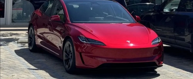 Зустрічайте — Tesla Model 3!