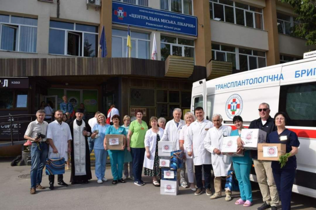 Медики Рівненської міськлікарні їздили з гуманітарної місією до колег у Херсон