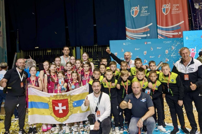 2 команди з Рівненщини зупинилися за крок до чемпіонства на "шкільних лігах"