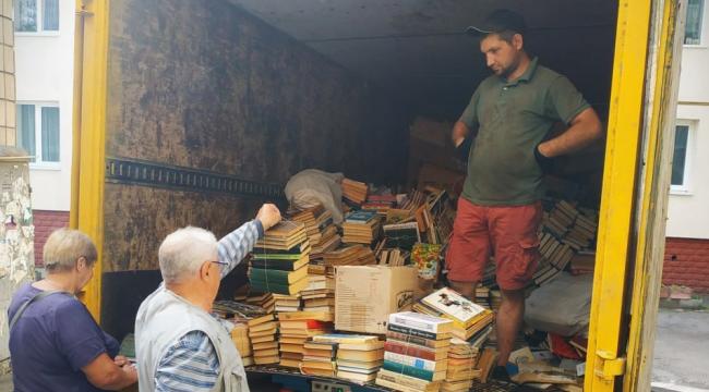 Рівняни на макулатуру здали десятки тонн російської літератури