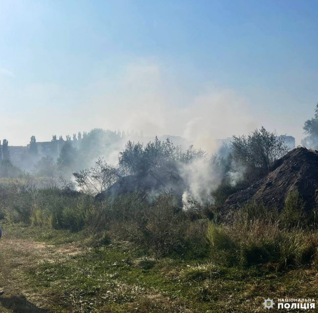 У Квасилові поліцейські до приїзду рятувальників гасили пожежу