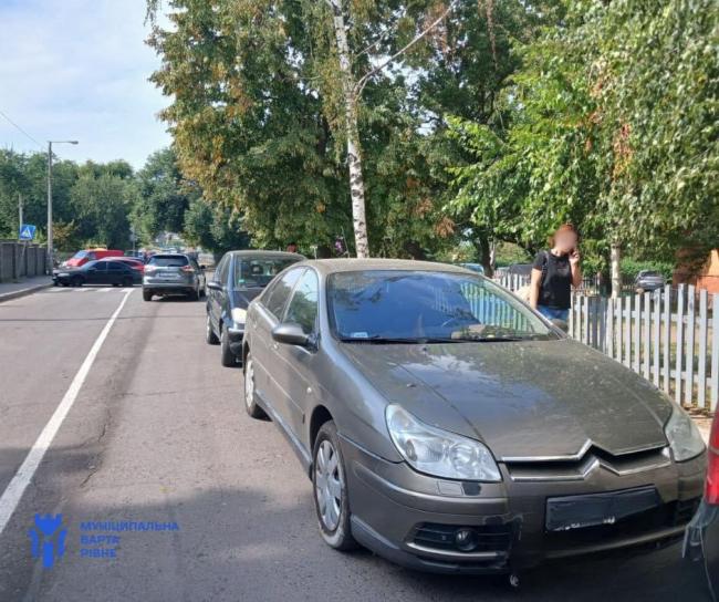 У Рівному оштрафували понад 100 горе-паркувальників: де найбільше порушень