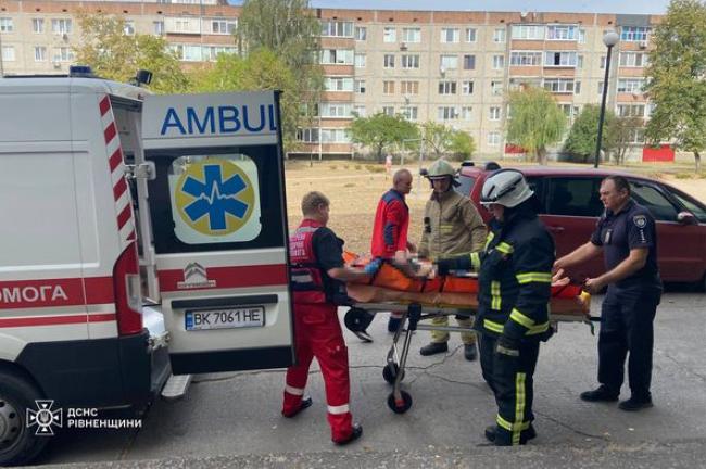 Два дні не виходив на зв`язок: у Вараші госпіталізували важкохворого чоловіка