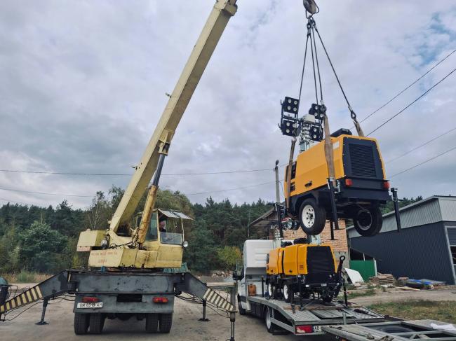 Костопільська громада отримала пересувну освітлювальну вежу