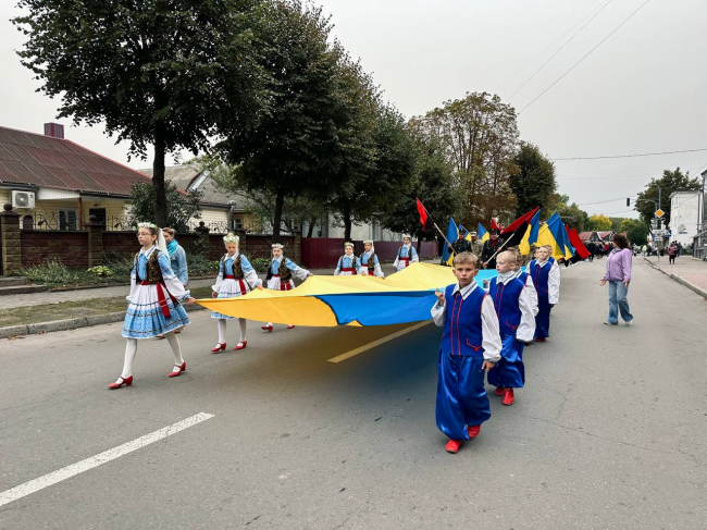 У Костополі родинам полеглих бійців вручили їхні медалі "За оборону рідної держави"