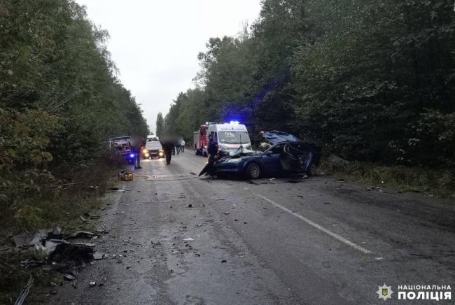 Загинули двоє людей: відомі деталі ДТП у Вараському районі