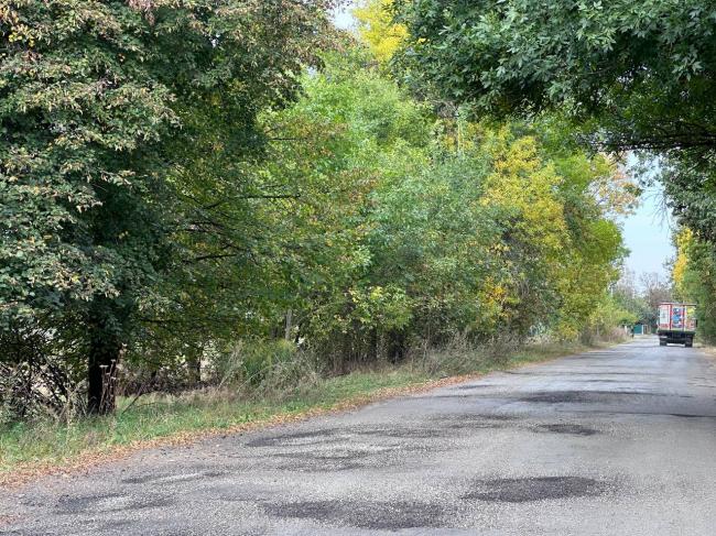 Після дощів - знову ями: жителі села на Рівненщині обурені якістю ремонту дороги