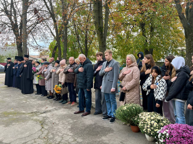 У Костополі на фасаді ліцею відкрили дошку пам`яті загиблому Герою