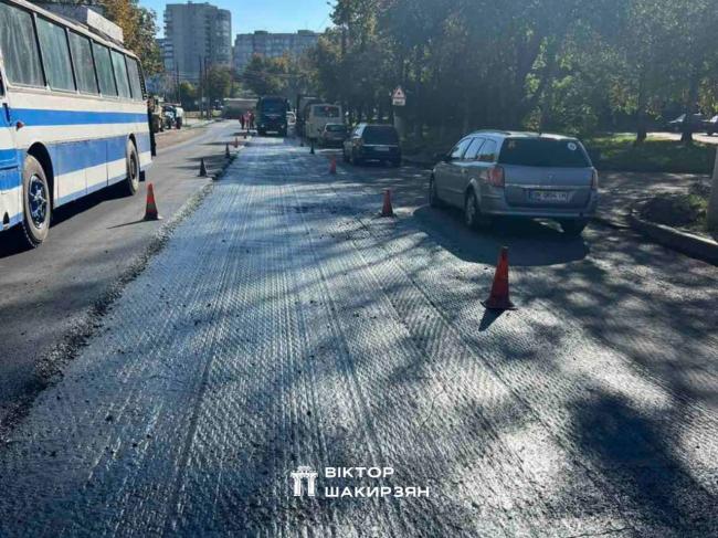 На Кулика та Гудачека в Рівному вклали новий асфальт