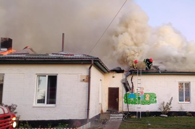 На півночі Рівненщини загорівся дитсадок